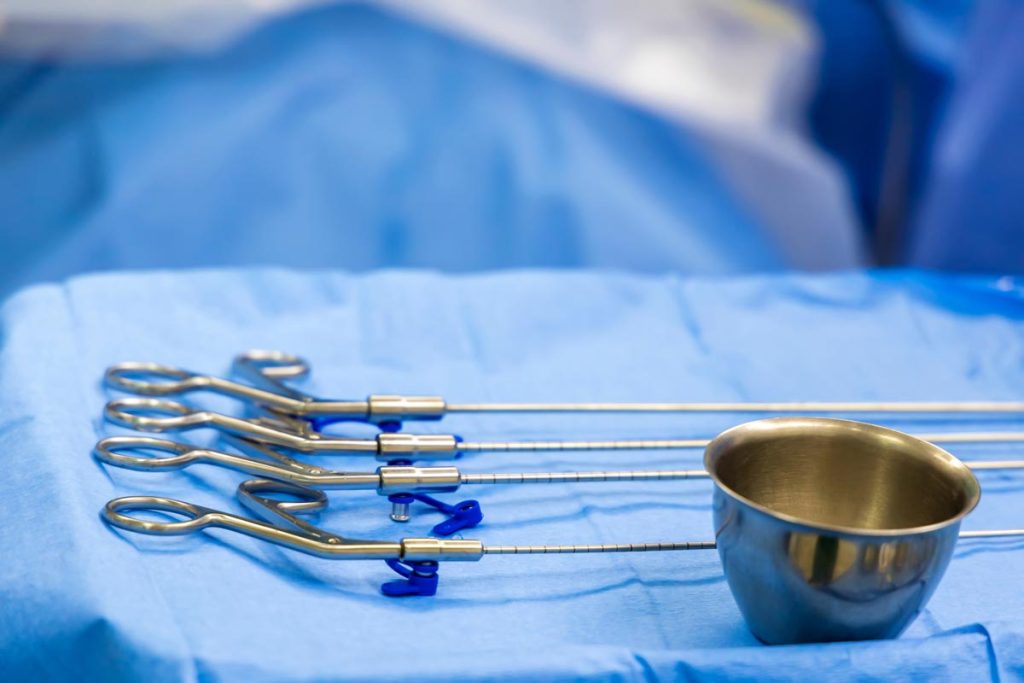 Surgical instruments for discectomy on the operating table